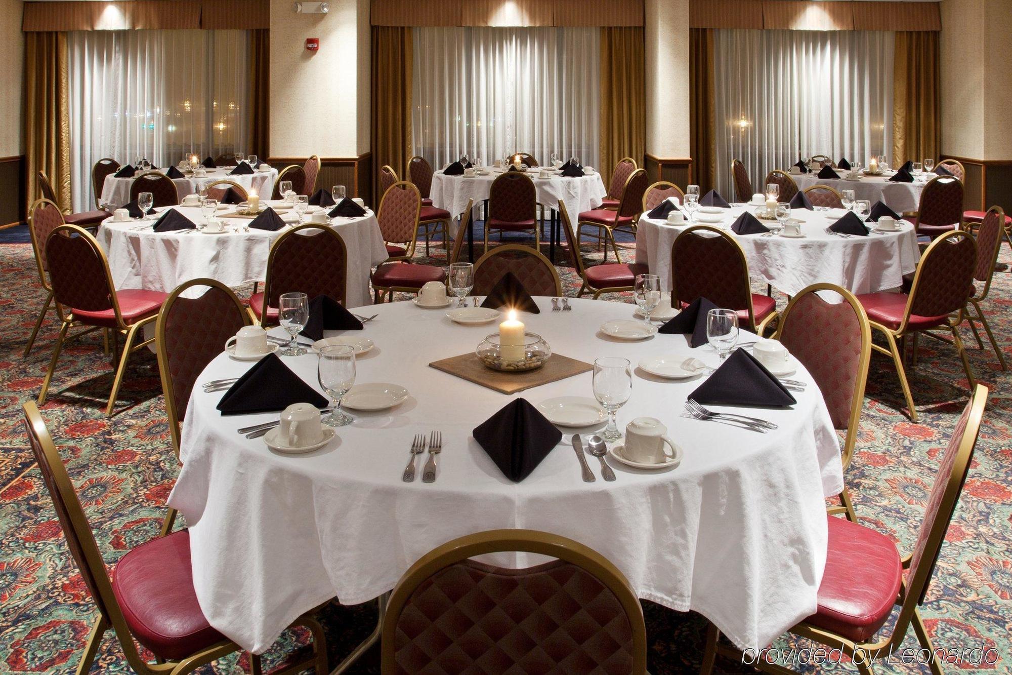 Four Points By Sheraton Cleveland Airport Экстерьер фото