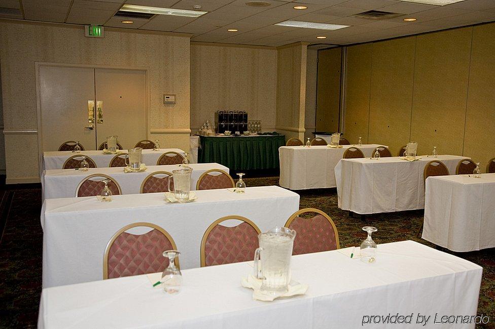 Four Points By Sheraton Cleveland Airport Экстерьер фото
