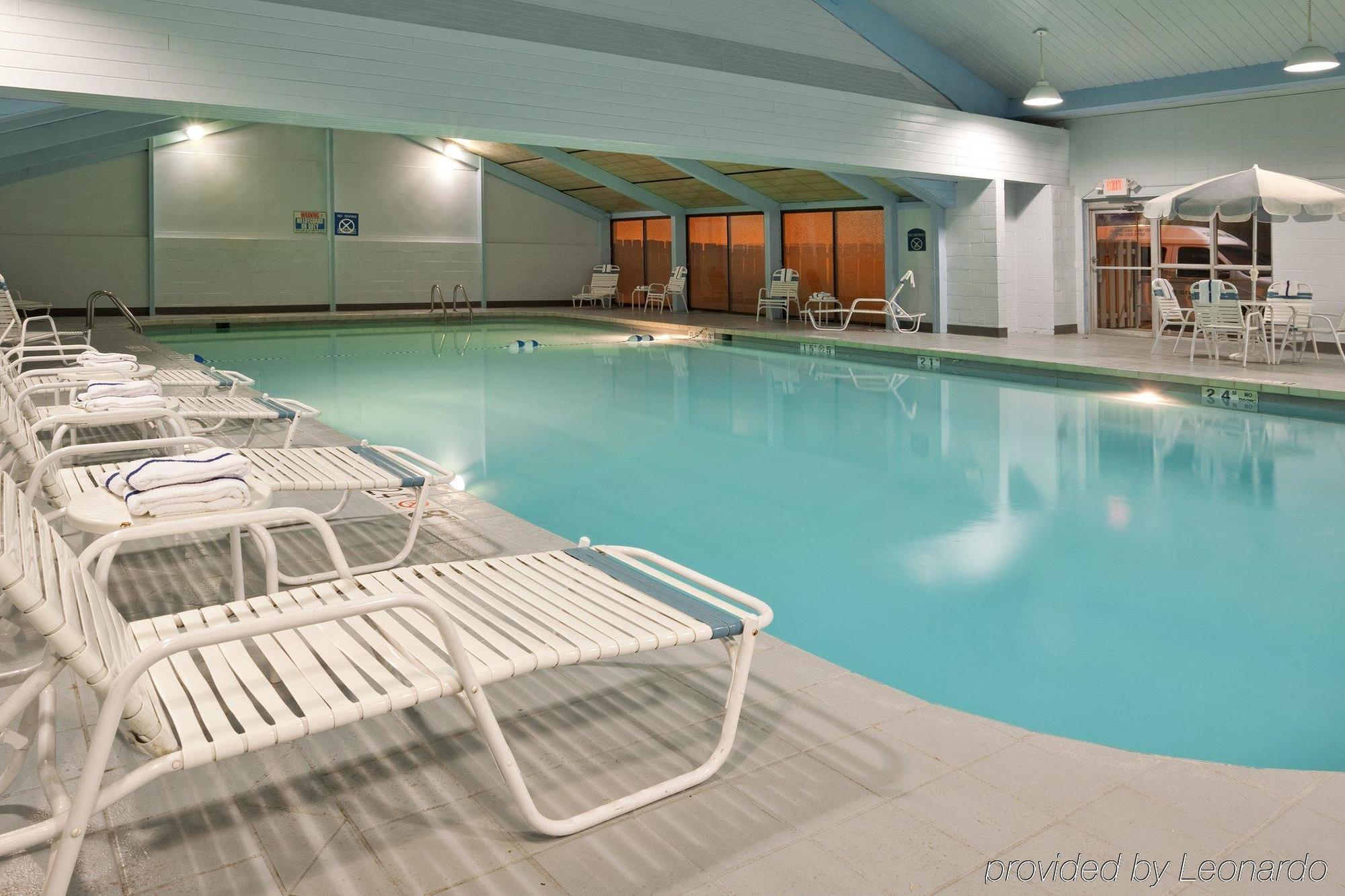 Four Points By Sheraton Cleveland Airport Экстерьер фото
